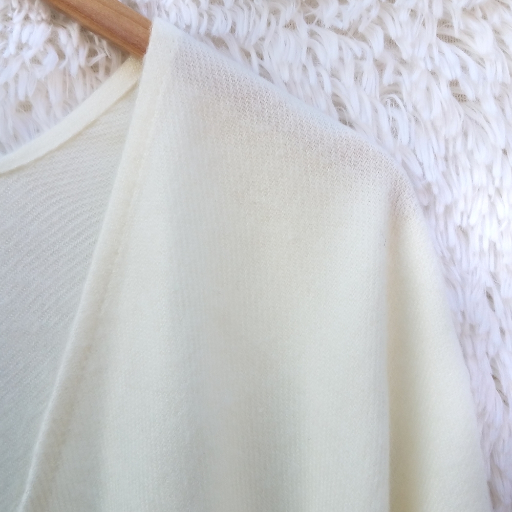 Women’s Poncho One Size Fits All - Picture 13 of 14